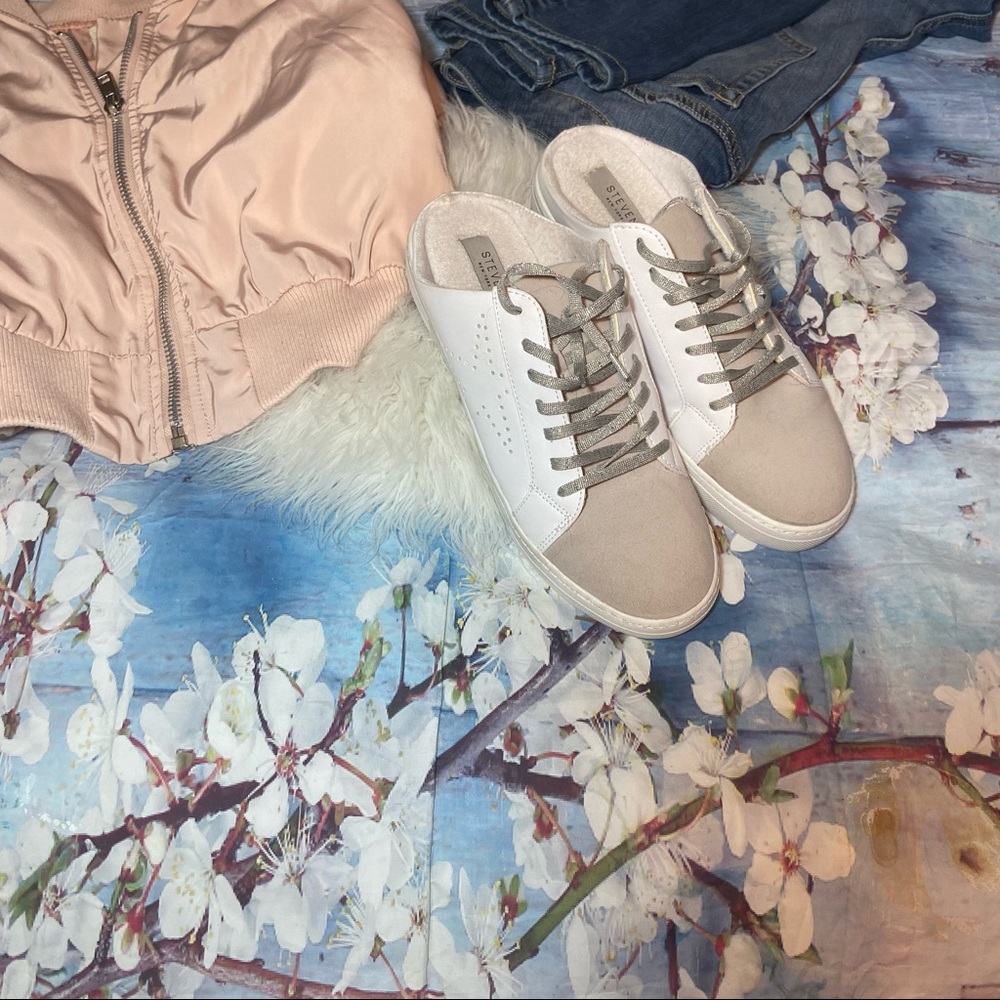 Steven New York white sneakers sz9
